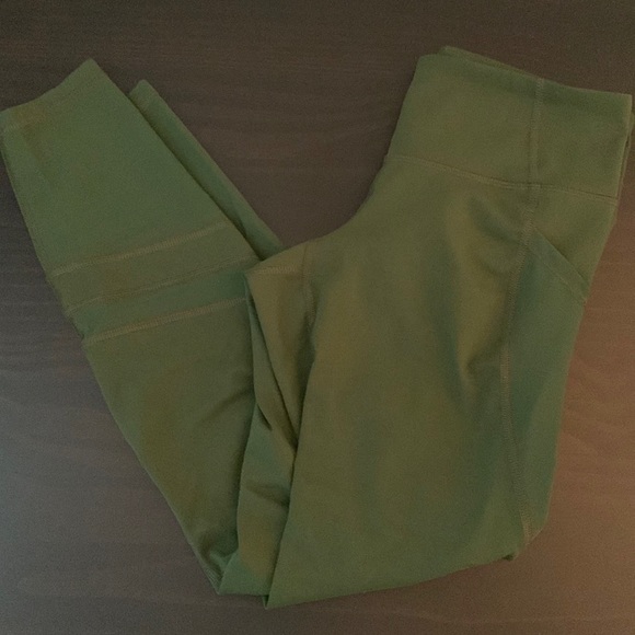 LEGGINGS BUNDLE! - Picture 7 of 11